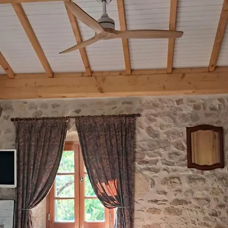 Mont2roux * Montpeyroux (Puy-de-Dome)
